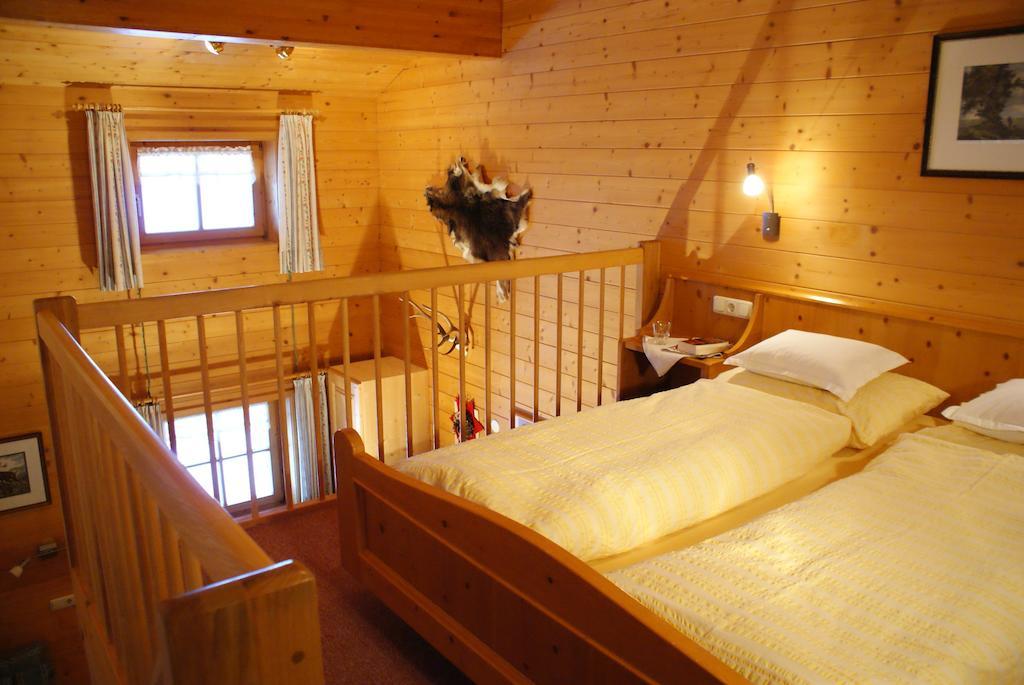 Haus Gstueat Lägenhet Lech am Arlberg Rum bild
